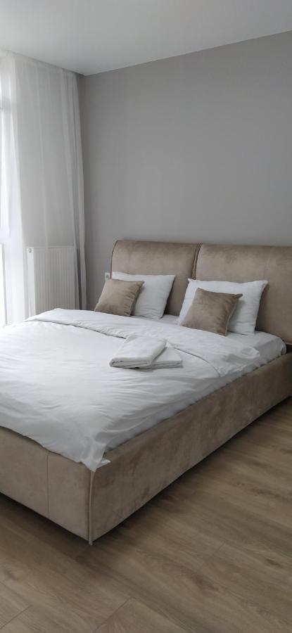 Vip Apartments On Avalon Лвив Екстериор снимка